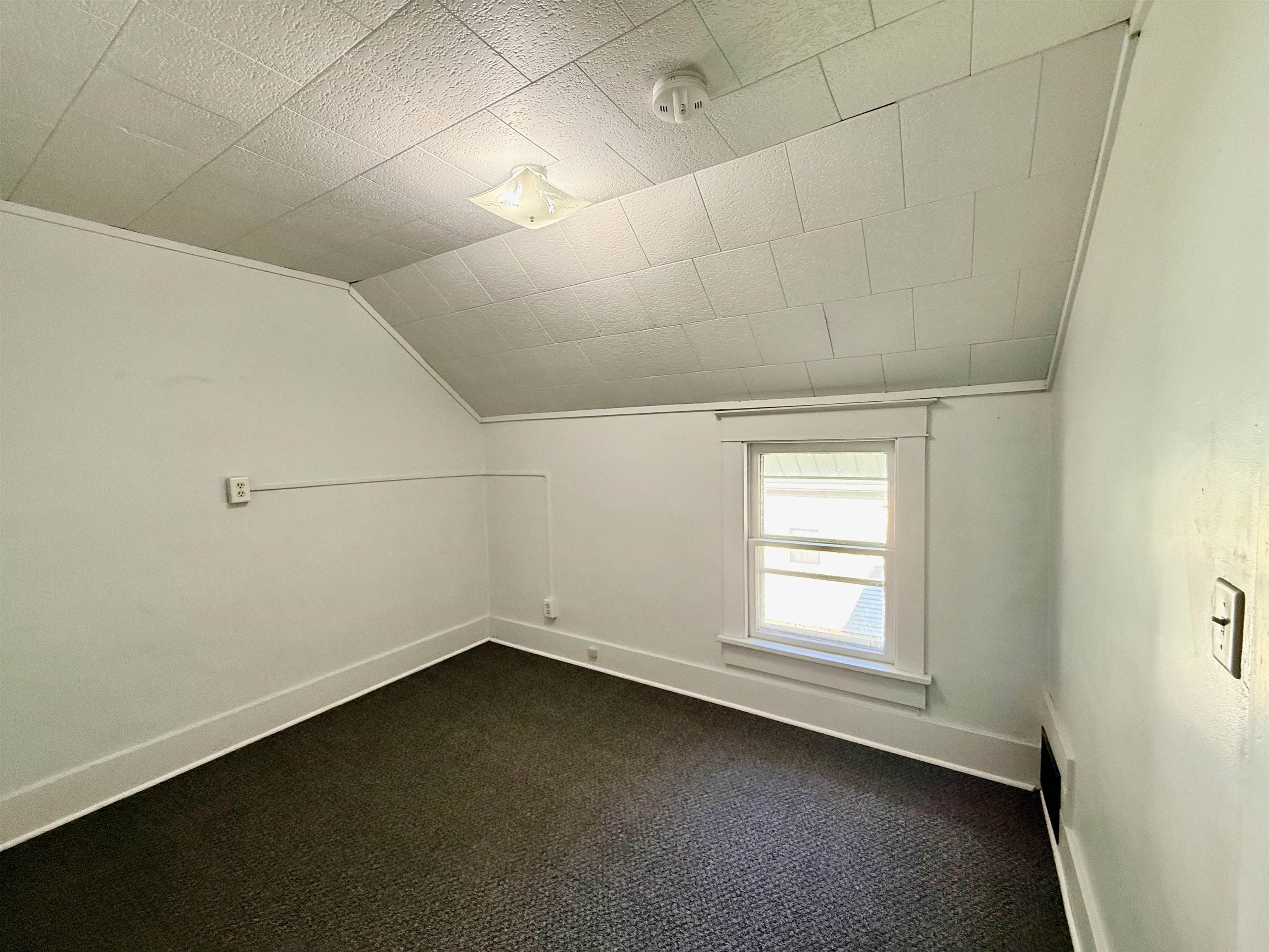 1409 Middle Street Beloit, WI 53511 - Photo 17 of 31