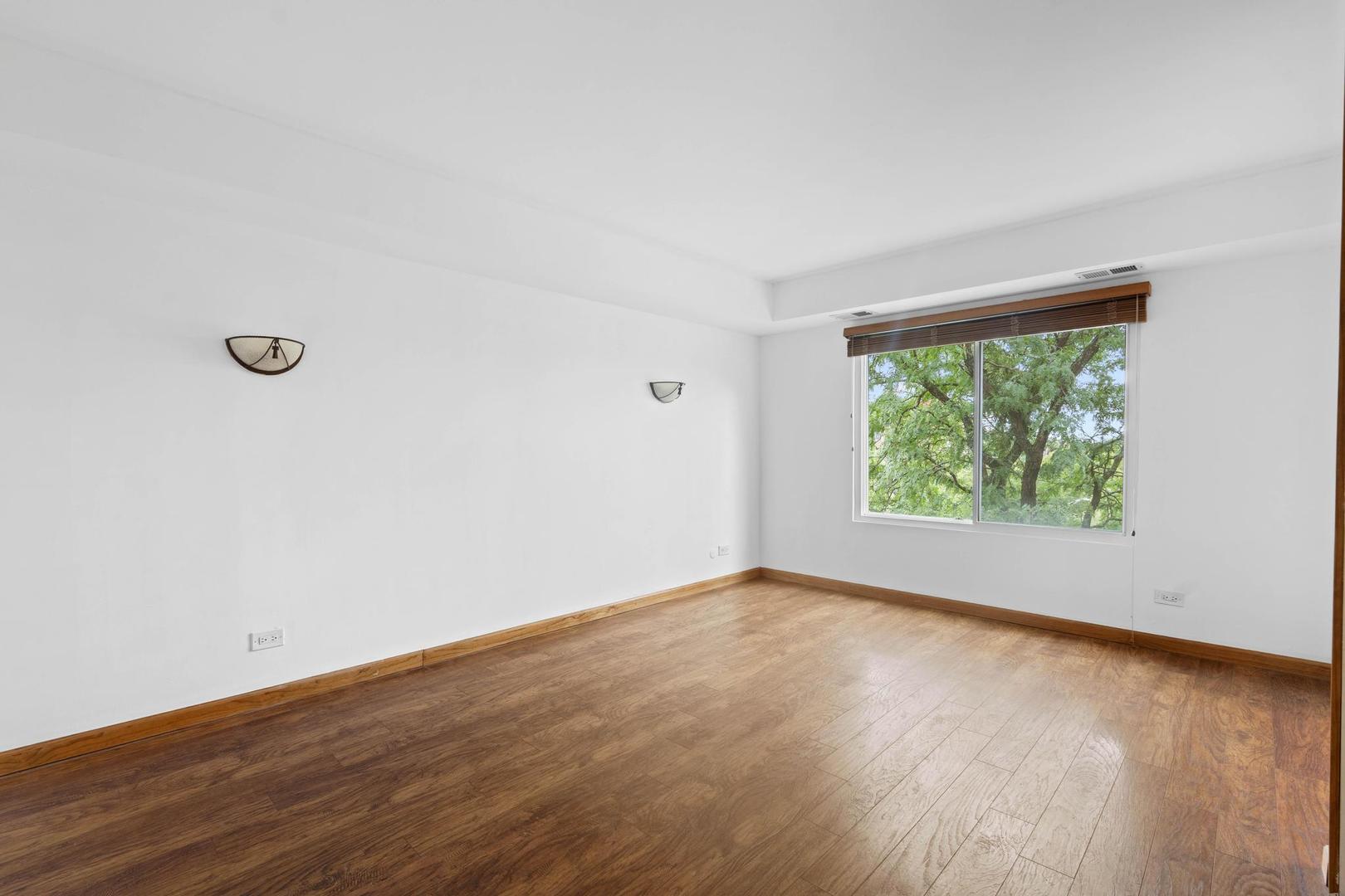 502 West Huntington Commons Road, Unit 443 Mount Prospect, IL 60056 - Photo 17 of 28