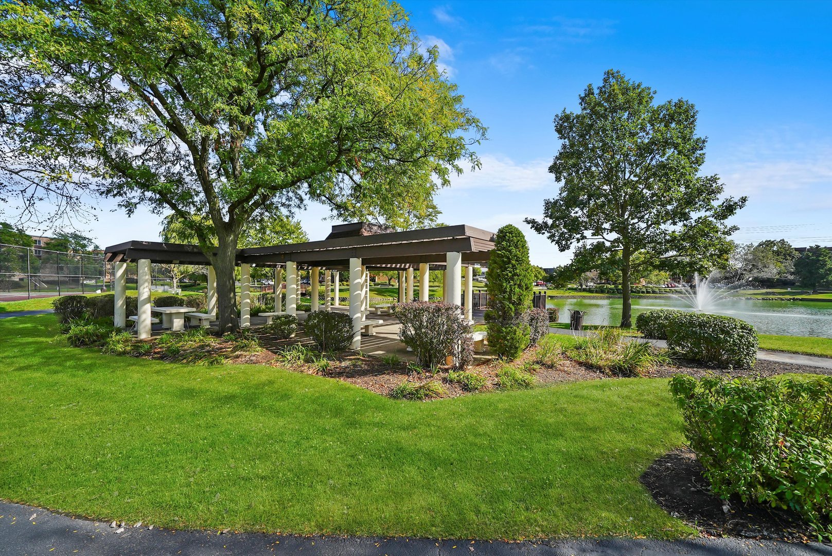 502 West Huntington Commons Road, Unit 443 Mount Prospect, IL 60056 - Photo 24 of 28