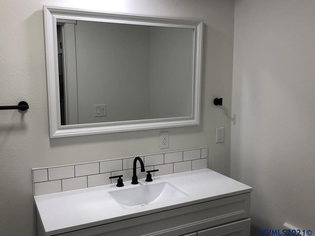 985 Southwest Birch Street Dallas, OR 97338 - Photo 22 of 33 Gallery Image 22