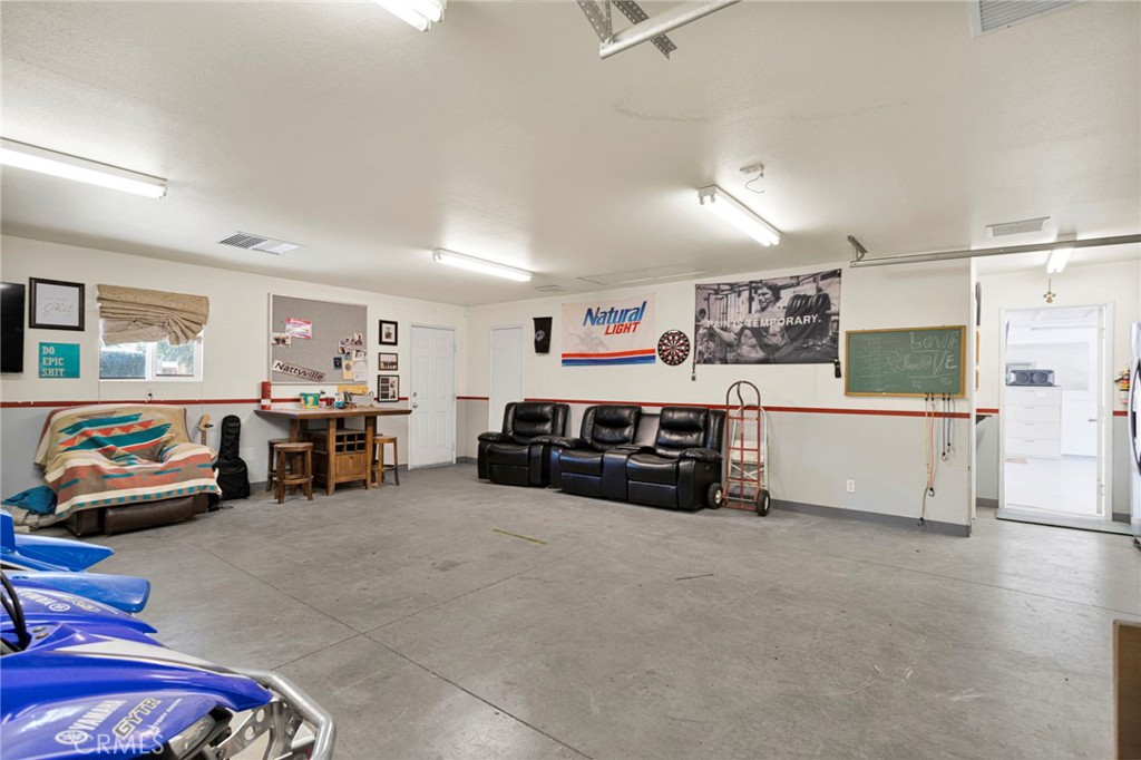 14185 Cuyamaca Road Apple Valley, CA 92307 - Photo 28 of 48