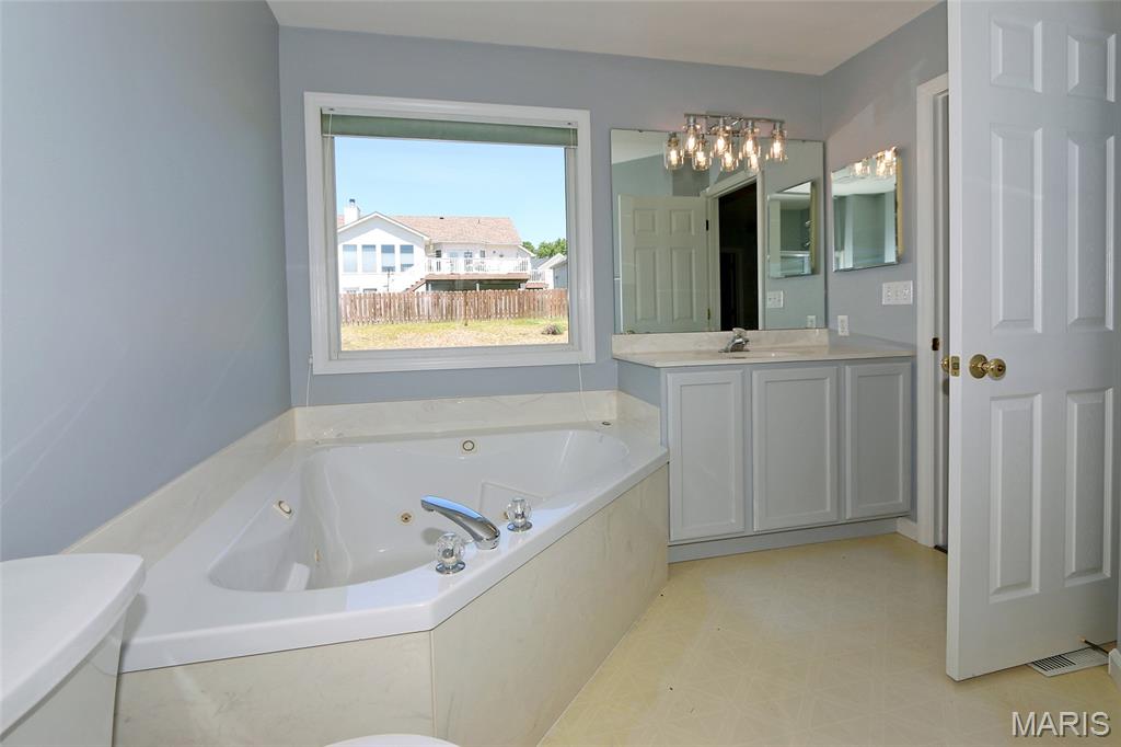 204 Jacobs Way St. Peters, MO 63376 - Photo 14 of 29