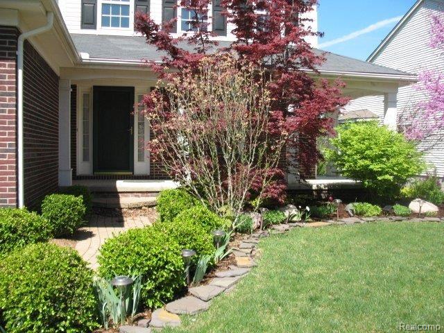 65 Ridge Field Court Oxford, MI 48371 - Photo 3 of 24 Front Landscaping.JPG