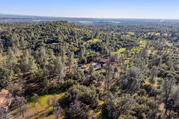 $399,000 | 22848 Elk Trail East, Redding, CA 96003