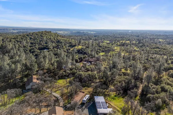 $399,000 | 22848 Elk Trail East, Redding, CA 96003