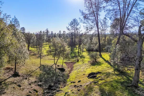 $399,000 | 22848 Elk Trail East, Redding, CA 96003