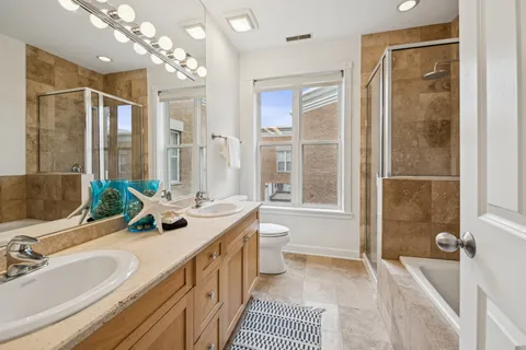 $624,900 | 2477 West Montrose Avenue, Chicago, IL 60618