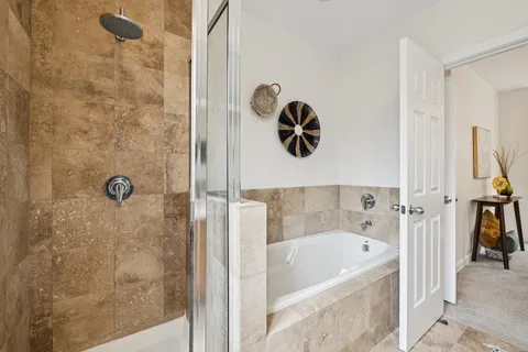 $624,900 | 2477 West Montrose Avenue, Chicago, IL 60618