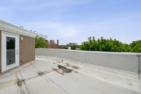 $624,900 | 2477 West Montrose Avenue, Chicago, IL 60618