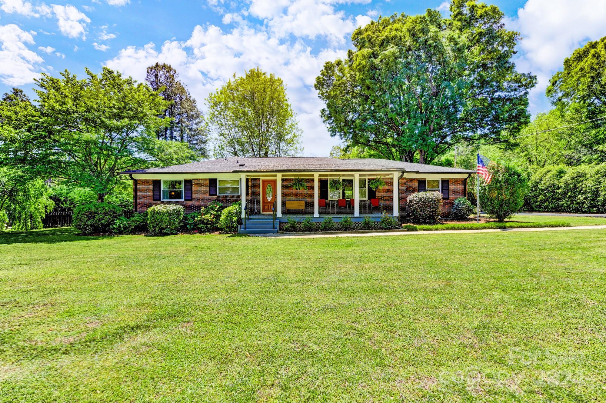 10336 Glenmac Road Charlotte, NC 28215 - Photo 3 of 48 Gallery Image 3