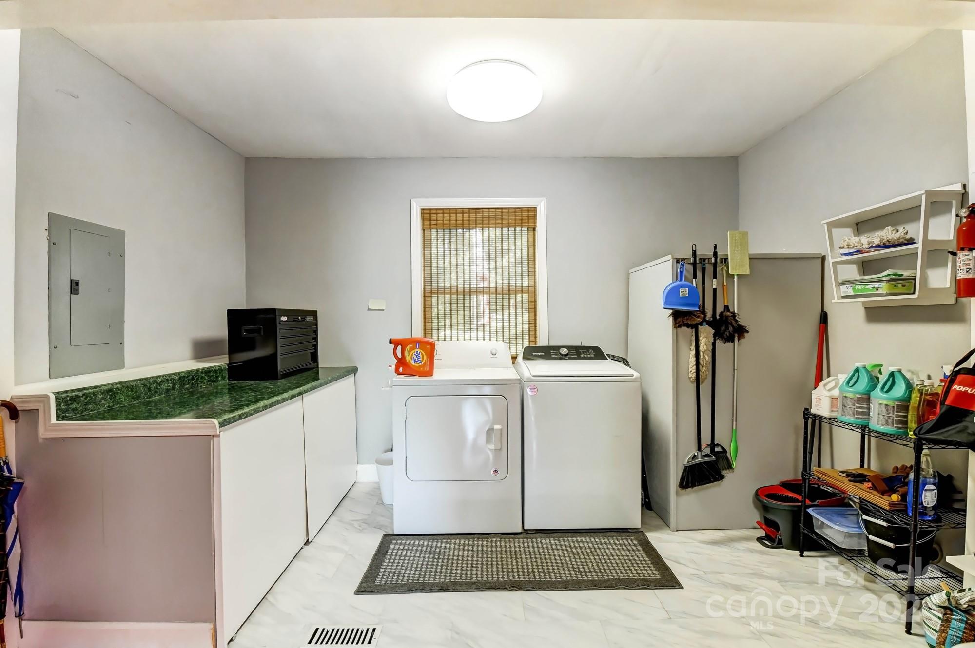 10336 Glenmac Road Charlotte, NC 28215 - Photo 31 of 48 Gallery Image 31