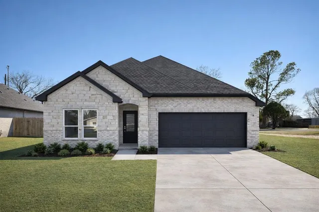 $315,000 | 1307 North Breckenridge Street, Ennis, TX 75119