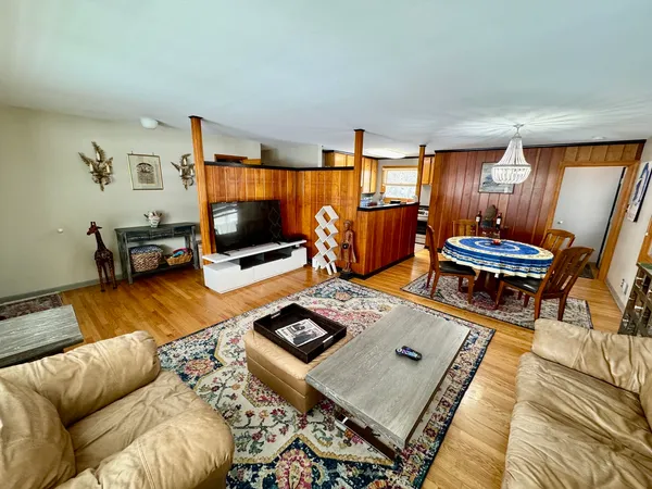 $2,150 | 325 Kishwaukee Drive, Sycamore, IL 60178