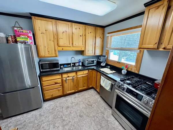 $2,150 | 325 Kishwaukee Drive, Sycamore, IL 60178