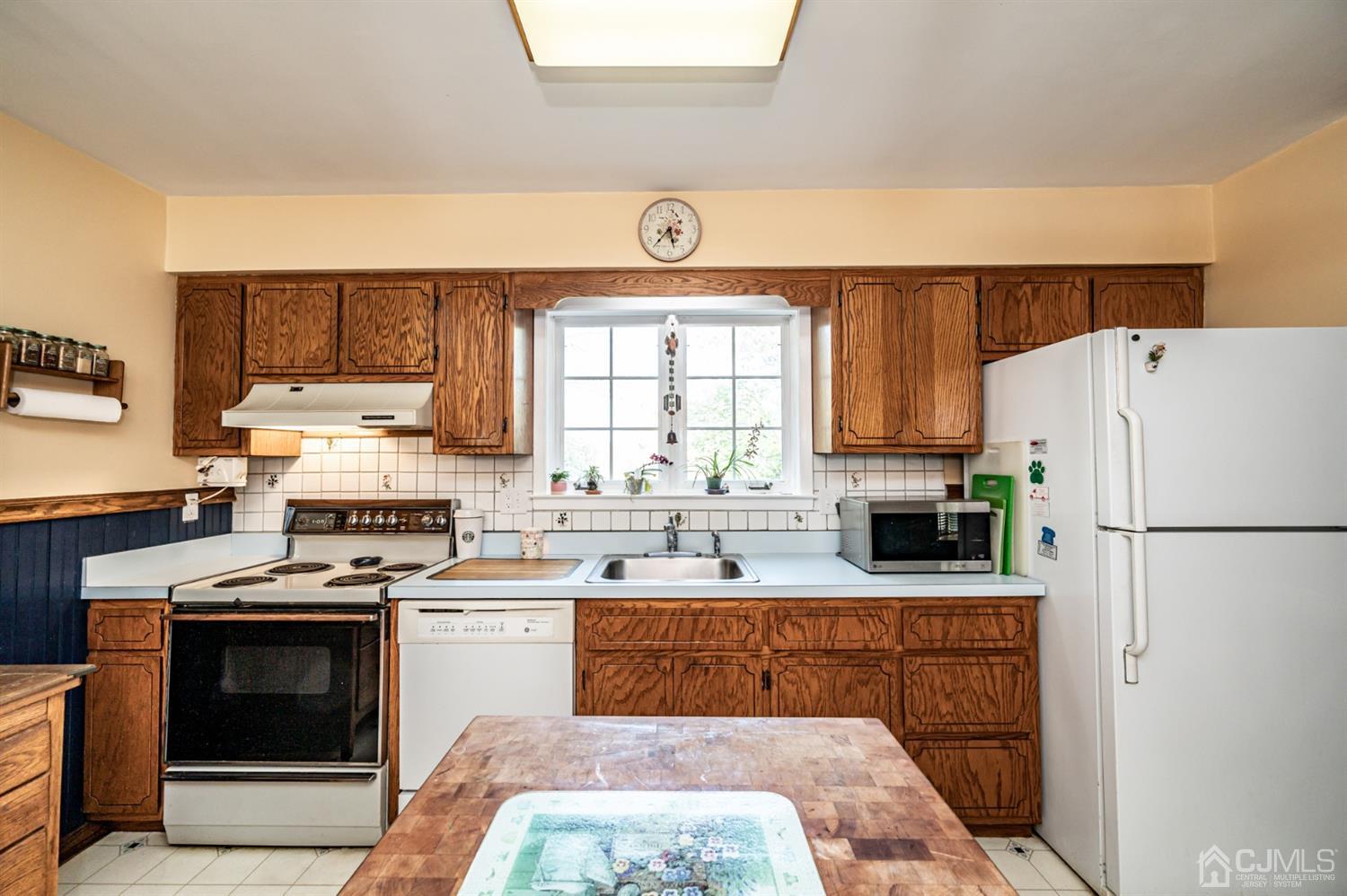 12 Stillhouse Road Millstone Township, NJ 08535 - Photo 11 of 35 Gallery Image 11