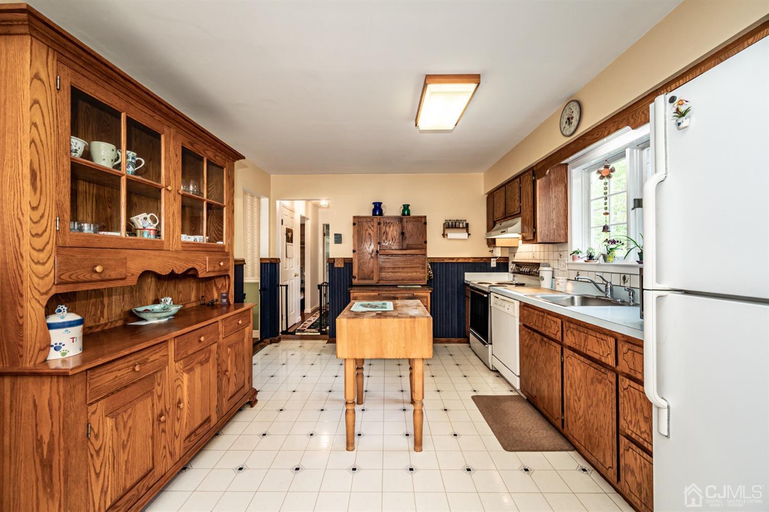 12 Stillhouse Road Millstone Township, NJ 08535 - Photo 10 of 35 Gallery Image 10