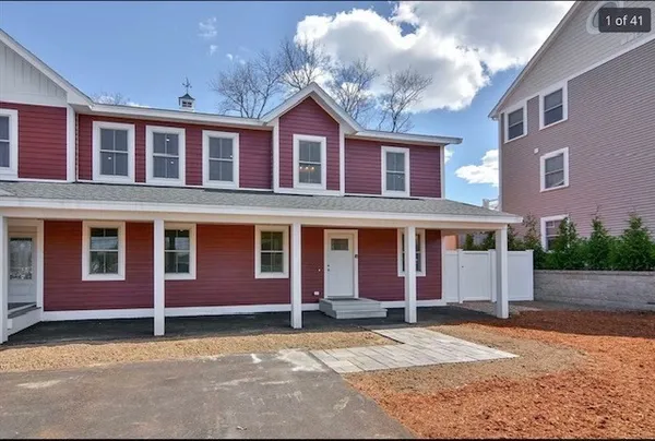 $825,000 | 126-128 High Street, Unit 7, Ipswich, MA 01938