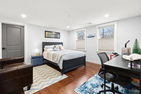 $825,000 | 126-128 High Street, Unit 7, Ipswich, MA 01938