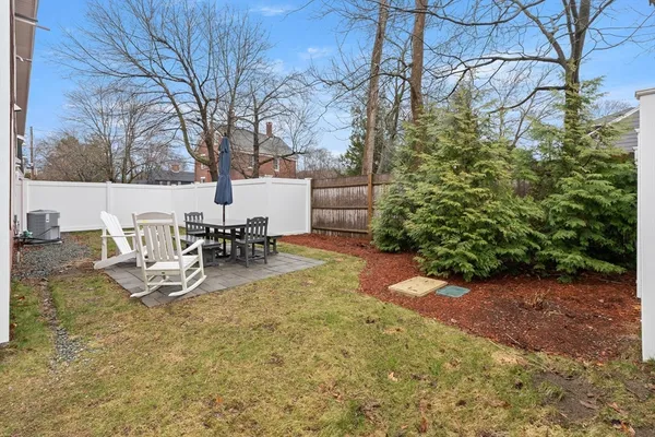 $825,000 | 126-128 High Street, Unit 7, Ipswich, MA 01938