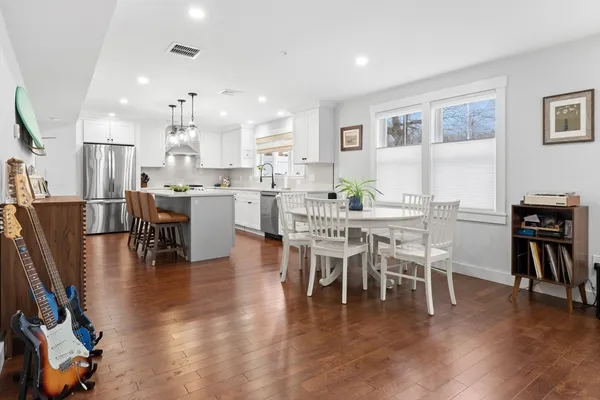 $825,000 | 126-128 High Street, Unit 7, Ipswich, MA 01938