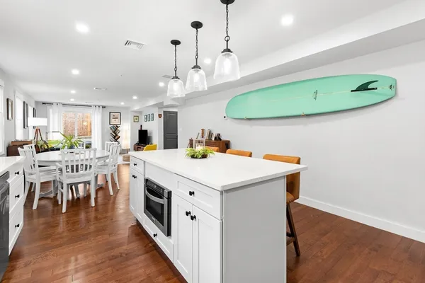 $825,000 | 126-128 High Street, Unit 7, Ipswich, MA 01938