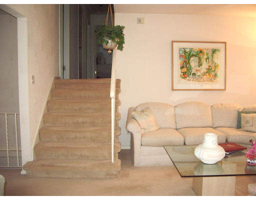 15 Aylesbury Road Worcester, MA 01609 - Photo 12 of 19 Gallery Image 12