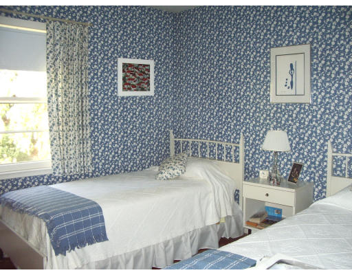15 Aylesbury Road Worcester, MA 01609 - Photo 13 of 19 Gallery Image 13