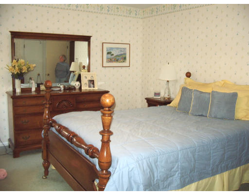 15 Aylesbury Road Worcester, MA 01609 - Photo 14 of 19 Gallery Image 14