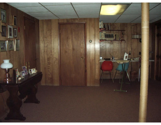 15 Aylesbury Road Worcester, MA 01609 - Photo 17 of 19 Gallery Image 17