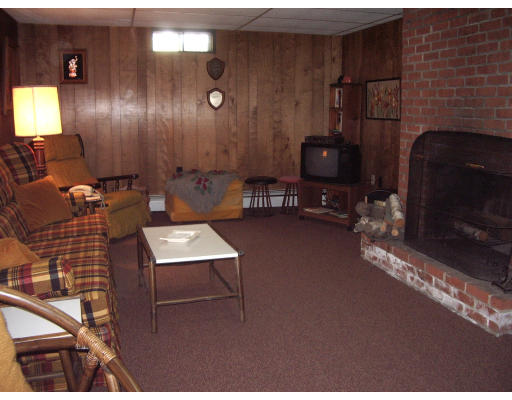 15 Aylesbury Road Worcester, MA 01609 - Photo 18 of 19 Gallery Image 18