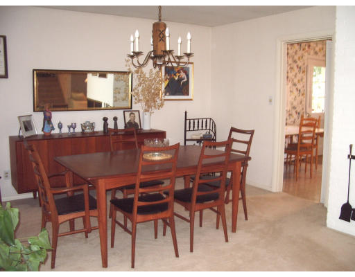 15 Aylesbury Road Worcester, MA 01609 - Photo 8 of 19 Gallery Image 8