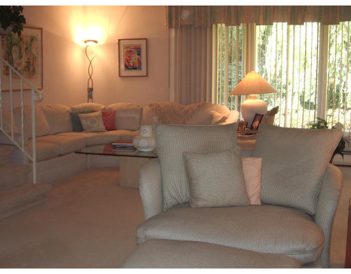 15 Aylesbury Road Worcester, MA 01609 - Photo 10 of 19 Gallery Image 10