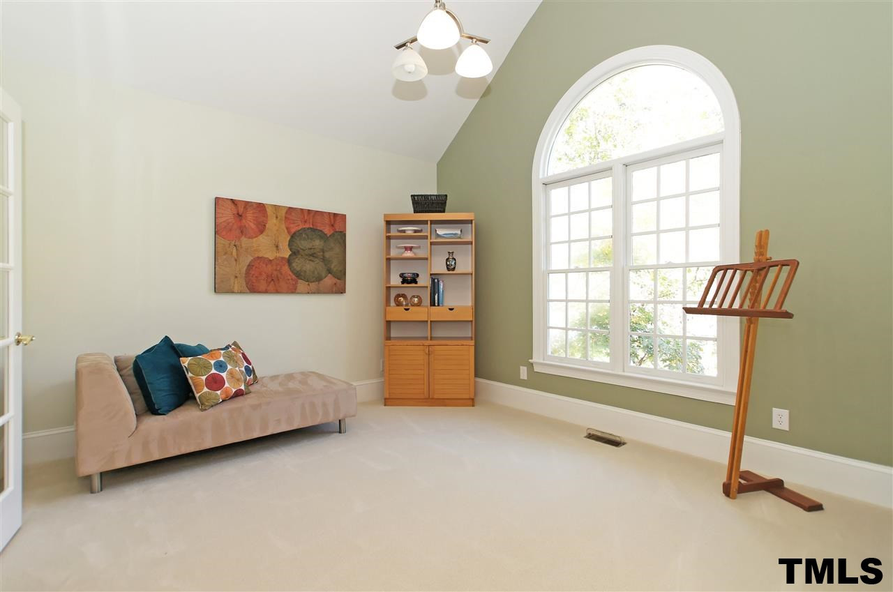 2321 Primrose Valley Court Raleigh, NC 27613 - Photo 4 of 24 Living Room