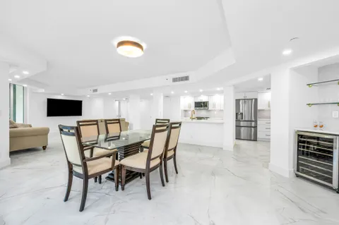 $1,275,000 | 100 Southeast 5th Avenue, Unit 304, Boca Raton, FL 33432