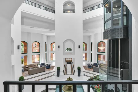 $1,190,000 | 100 Southeast 5th Avenue, Unit 304, Boca Raton, FL 33432