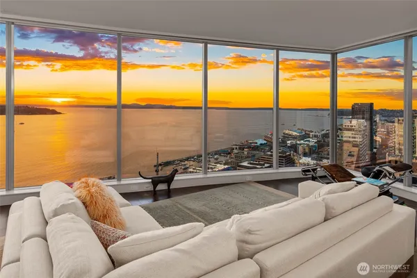 $2,700,000 | 1521 2nd Avenue, Unit 2800, Seattle, WA 98101