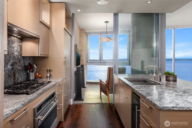 $2,700,000 | 1521 2nd Avenue, Unit 2800, Seattle, WA 98101
