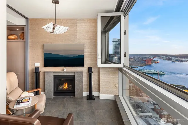 $2,700,000 | 1521 2nd Avenue, Unit 2800, Seattle, WA 98101