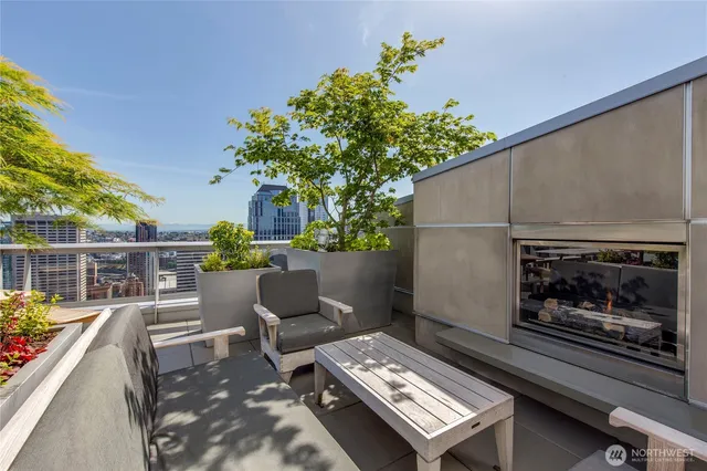 $2,700,000 | 1521 2nd Avenue, Unit 2800, Seattle, WA 98101
