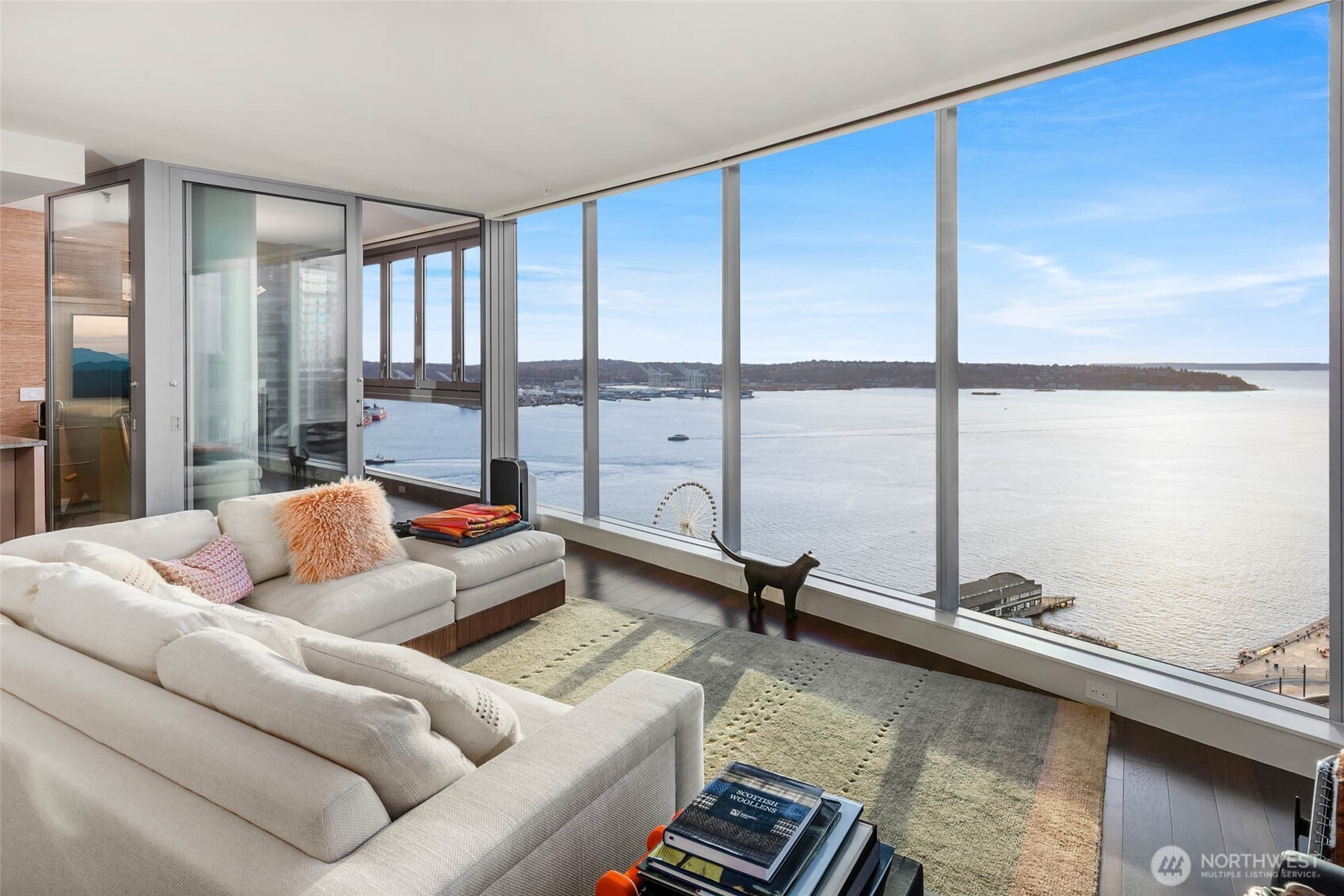 1521 2nd Avenue, Unit 2800 Seattle, WA 98101 - Photo 5 of 35 a living room with furniture