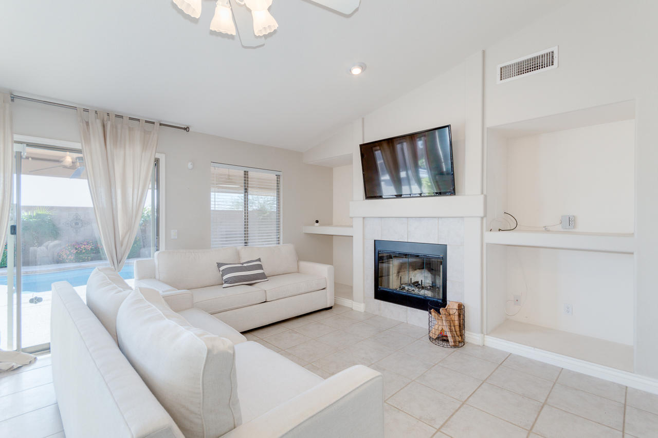 1828 South Rialto Mesa, AZ 85209 - Photo 14 of 53 14-Rialto