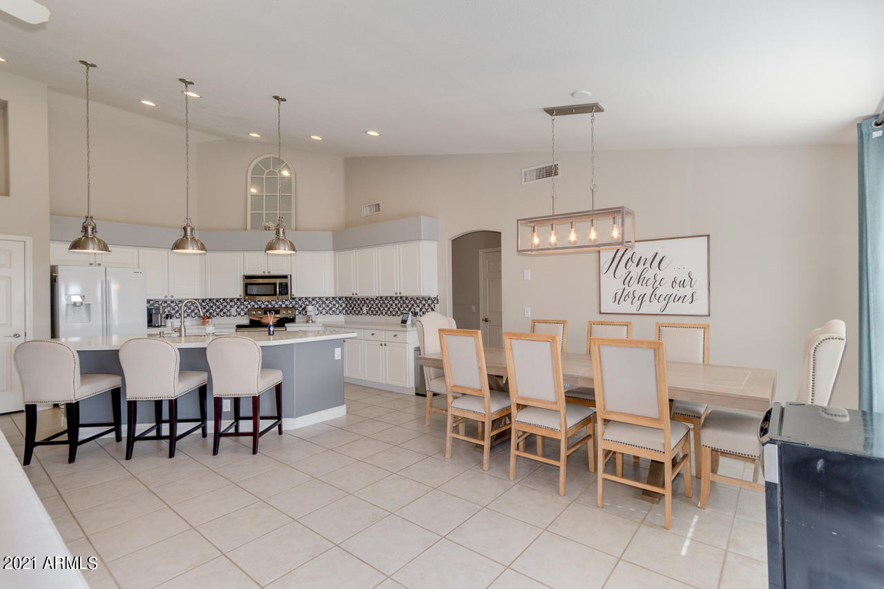 1828 South Rialto Mesa, AZ 85209 - Photo 17 of 53 17-Rialto