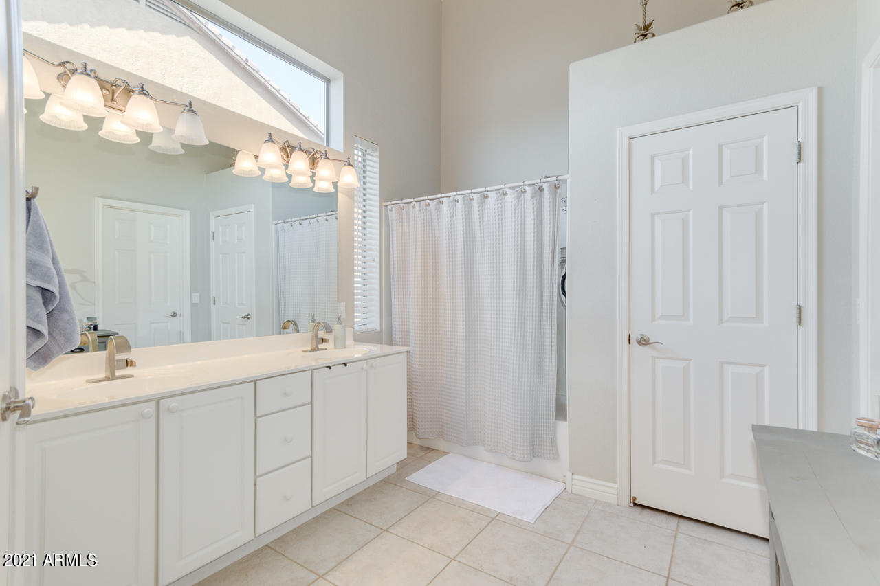 1828 South Rialto Mesa, AZ 85209 - Photo 29 of 53 29-Rialto