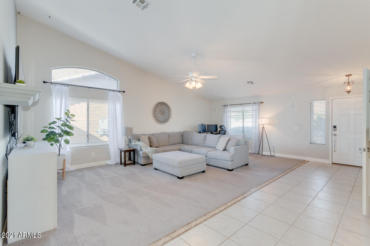 1828 South Rialto Mesa, AZ 85209 - Photo 6 of 53 06-Rialto