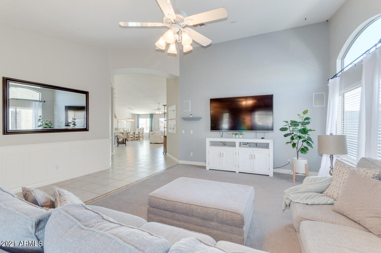 1828 South Rialto Mesa, AZ 85209 - Photo 7 of 53 07-Rialto