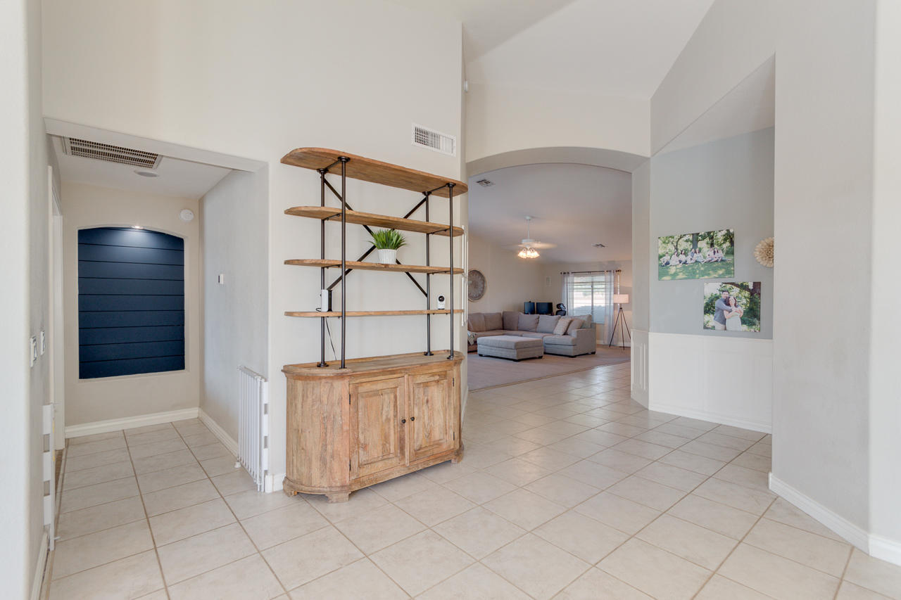 1828 South Rialto Mesa, AZ 85209 - Photo 9 of 53 09-Rialto
