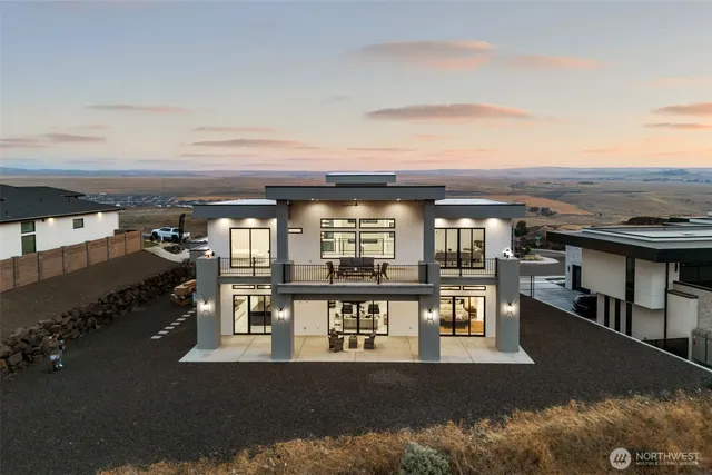 $2,508,000 | 6982 West 22nd Avenue, Kennewick, WA 99338