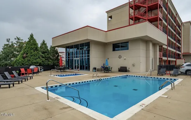 $2,250 | 210 Raceday Center Drive, Unit 1304, Bristol, TN 37620