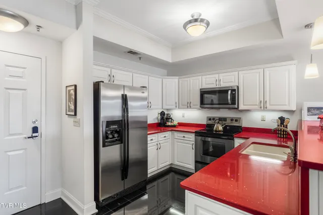 $2,250 | 210 Raceday Center Drive, Unit 1304, Bristol, TN 37620