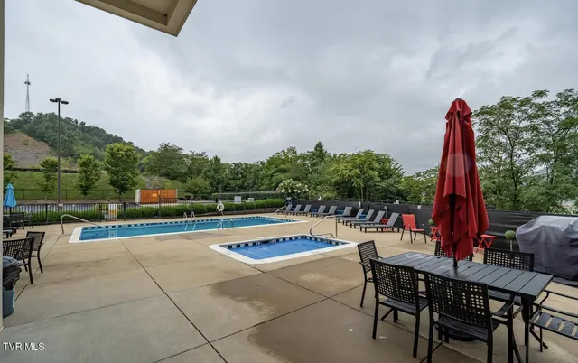 $2,250 | 210 Raceday Center Drive, Unit 1304, Bristol, TN 37620